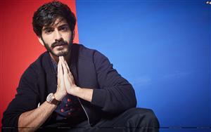 Harshvardhan Kapoor in dashing & dapper look